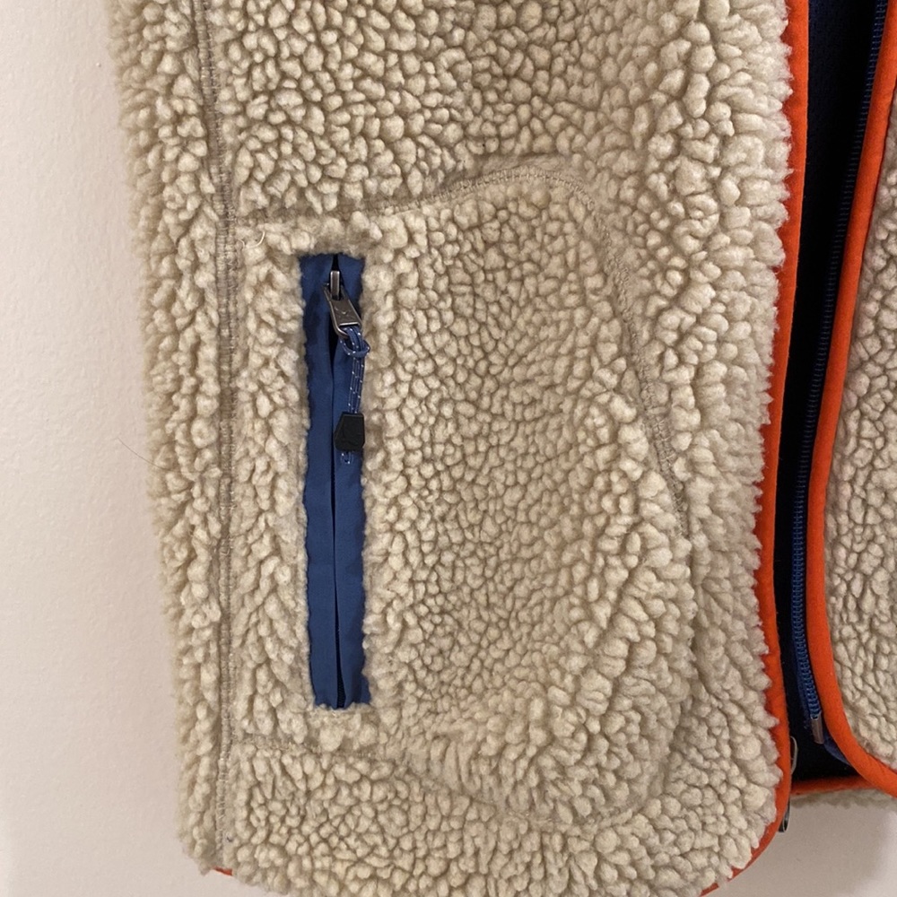 Eddie Bauer- Fur Vest. Size XS. - Picture 8 of 8